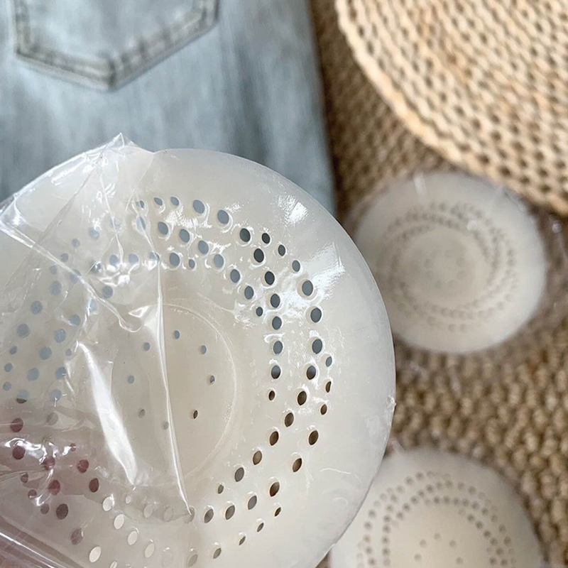 再利用可能な通気性のある乳首カバー、凸凹防止シリコン胸パッド - Silicone Bra Adhesive のレビューと価格